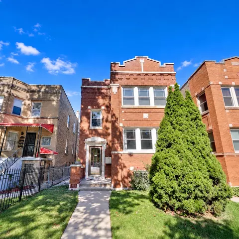 3626 W Cornelia St, Chicago, IL 60618