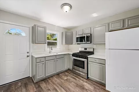 Kitchen - Undisclosed, Mchenry, IL 60050 photo 2 of 3