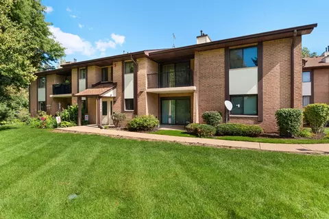 2204 Wharf Dr #2308, Woodridge, IL 60517