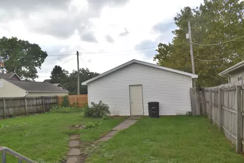 Exterior - 1841 2nd St, Moline, IL 61265 photo 4 of 4