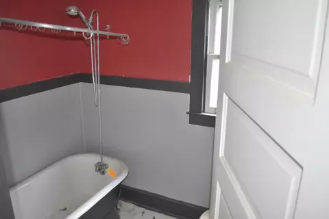 Bath - 1841 2nd St, Moline, IL 61265 photo 1 of 2