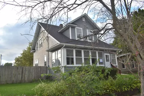 Exterior - 1841 2nd St, Moline, IL 61265 photo 2 of 4