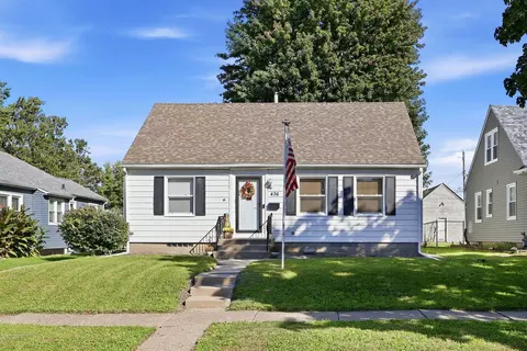 436 W Garfield St, Davenport, IA 52803