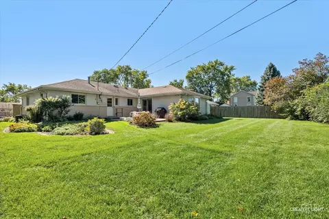 Exterior - 160 Forest Park Ln, Hoffman Estates, IL 60169 photo 3 of 4