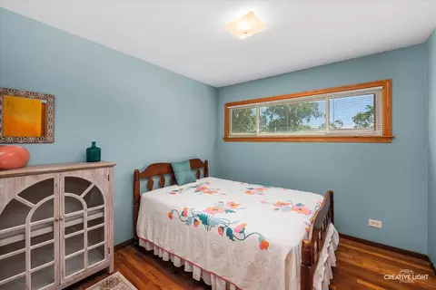 Bedroom - 160 Forest Park Ln, Hoffman Estates, IL 60169 photo 1 of 3