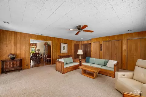 Living - 160 Forest Park Ln, Hoffman Estates, IL 60169 photo 5 of 5