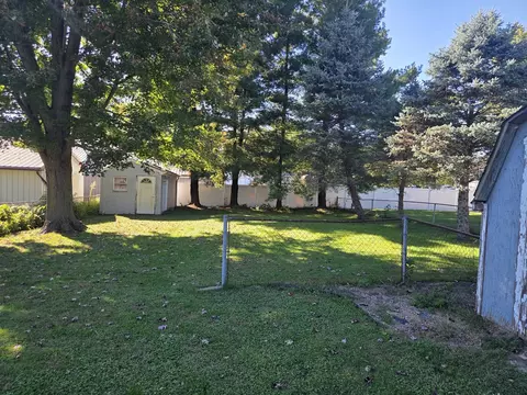112 S Main St, Payson, IL 62360 photo 17