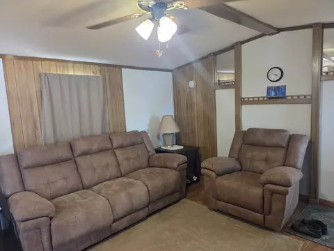 112 S Main St, Payson, IL 62360 photo 7