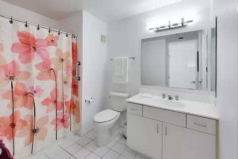 Bath - Undisclosed, Deerfield, IL 60015 photo 1 of 1