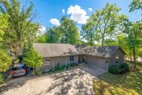 34017 N Lakeside Dr, Grayslake, IL 60030