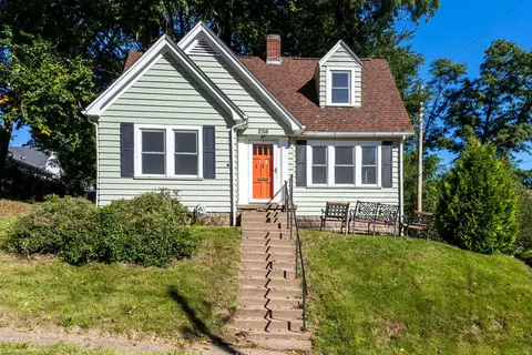 2316 East St, Davenport, IA 52803