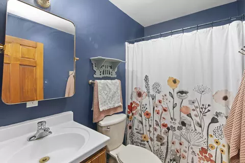 Bath - 555 Old Mill Rd, Plano, IL 60545 photo 2 of 3