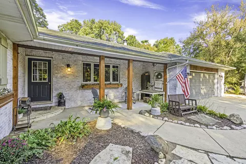 Exterior - 555 Old Mill Rd, Plano, IL 60545 photo 2 of 14
