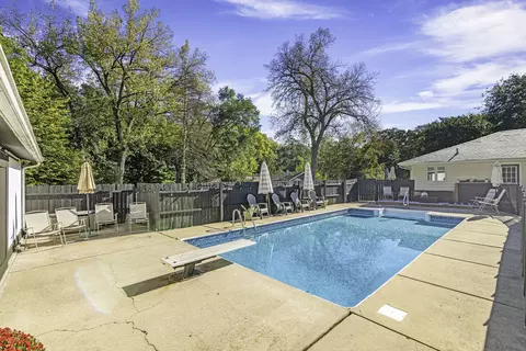 Exterior - 555 Old Mill Rd, Plano, IL 60545 photo 9 of 14