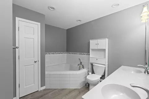 Bath - 555 Old Mill Rd, Plano, IL 60545 photo 1 of 3