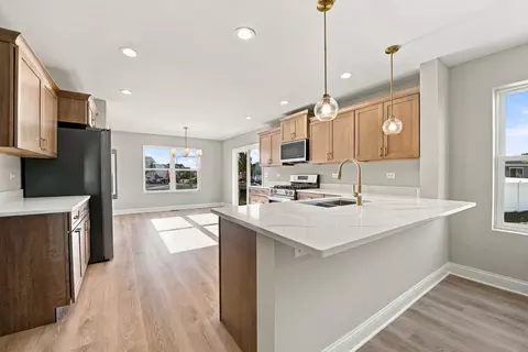 Kitchen - 1952 Eagle Dr, Morris, IL 60450 photo 2 of 6
