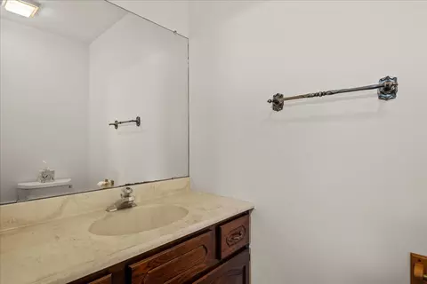 Bath - 1300 Woodland Dr, Aurora, IL 60505 photo 1 of 3