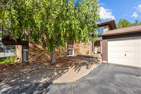 3810 Spring St, Davenport, IA 52807