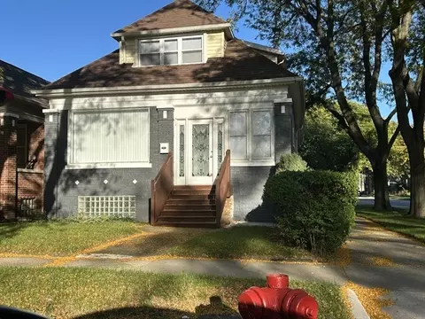 7659 S Bennett Ave, Chicago, IL 60649