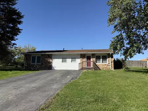 101 N East St, Mahomet, IL 61853