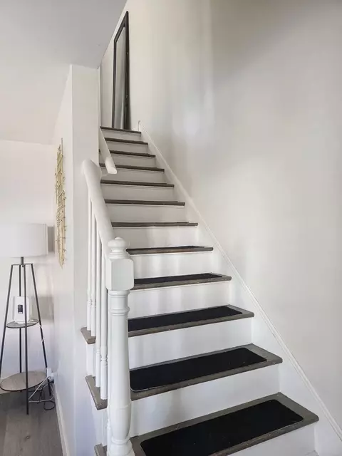 Entry Way - 1436 N Harlem Ave #E, River Forest, IL 60305 photo 2 of 4