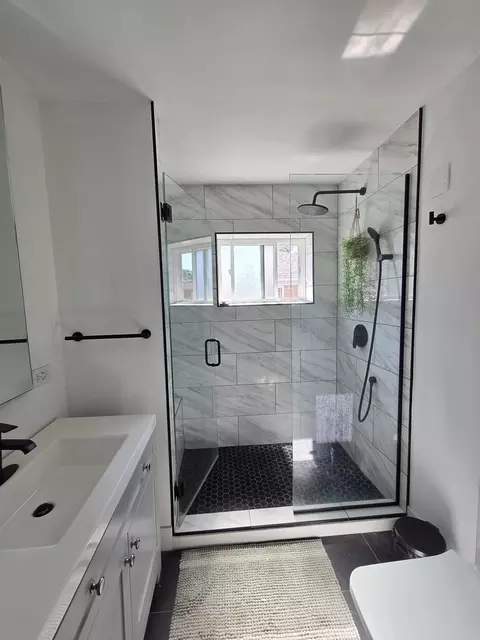 Bath - 1436 N Harlem Ave #E, River Forest, IL 60305 photo 3 of 3
