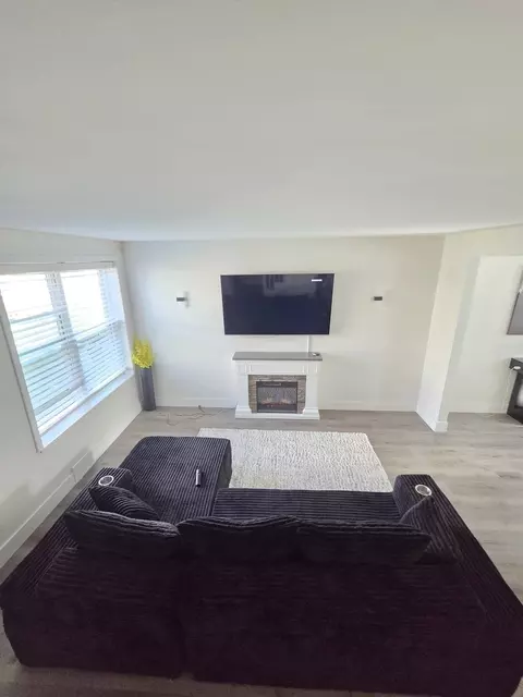 Living - 1436 N Harlem Ave #E, River Forest, IL 60305 photo 1 of 4