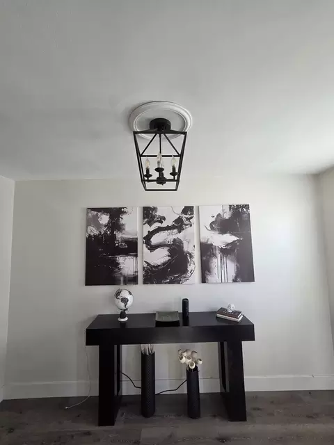 Entry Way - 1436 N Harlem Ave #E, River Forest, IL 60305 photo 1 of 4