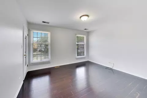 Living - 4230 Eisenhower Cir, Hoffman Estates, IL 60192 photo 6 of 8