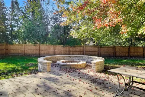 Exterior - 4230 Eisenhower Cir, Hoffman Estates, IL 60192 photo 3 of 5