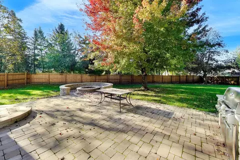 Exterior - 4230 Eisenhower Cir, Hoffman Estates, IL 60192 photo 2 of 5