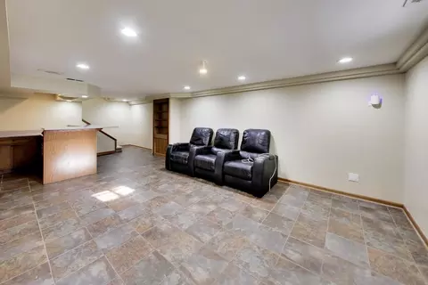 Other - 4230 Eisenhower Cir, Hoffman Estates, IL 60192 photo 8 of 10