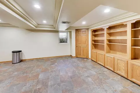 Other - 4230 Eisenhower Cir, Hoffman Estates, IL 60192 photo 9 of 10