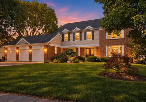 2794 Whispering Oaks Dr, Buffalo Grove, IL 60089