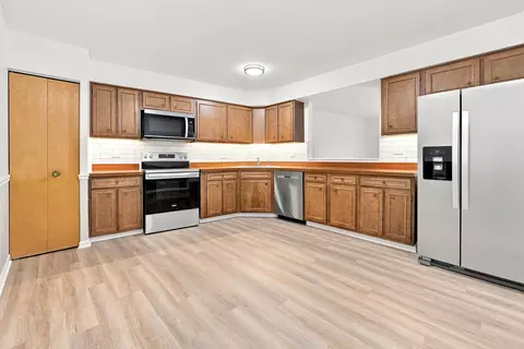 1025 S Fernandez Ave #1S, Arlington Heights, IL 60005