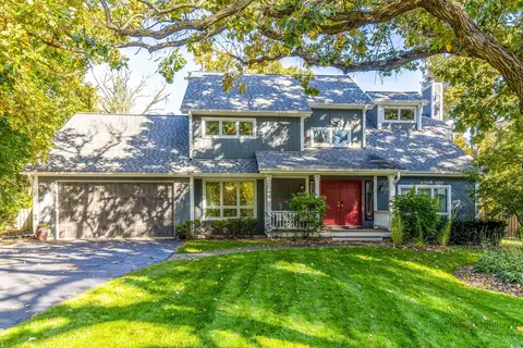 92 Golfview Rd, Lake Zurich, IL 60047