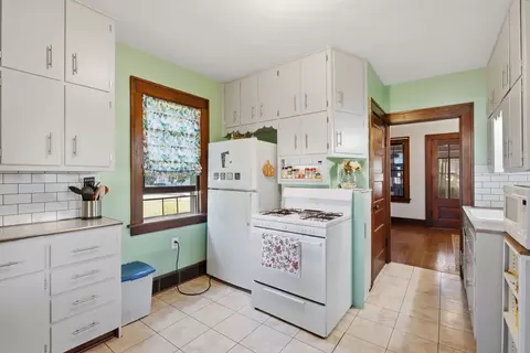 Kitchen - 2526 4th St, Moline, IL 61265 photo 2 of 3