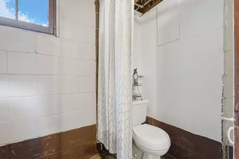 Bath - 2526 4th St, Moline, IL 61265 photo 3 of 3