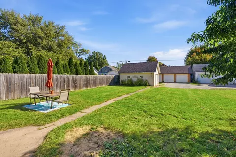 Exterior - 2526 4th St, Moline, IL 61265 photo 8 of 8