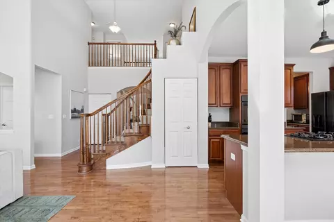 Entry Way - Undisclosed, Hoffman Estates, IL 60192 photo 4 of 5