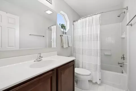 Bath - Undisclosed, Hoffman Estates, IL 60192 photo 3 of 5