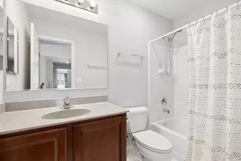Bath - Undisclosed, Hoffman Estates, IL 60192 photo 2 of 5