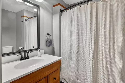 Bath - 3708 Mill Rd, Cherry Valley, IL 61016 photo 4 of 6