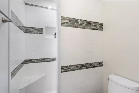 Bath - Undisclosed, Wheaton, IL 60187 photo 2 of 3