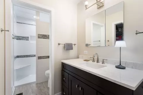 Bath - Undisclosed, Wheaton, IL 60187 photo 1 of 3