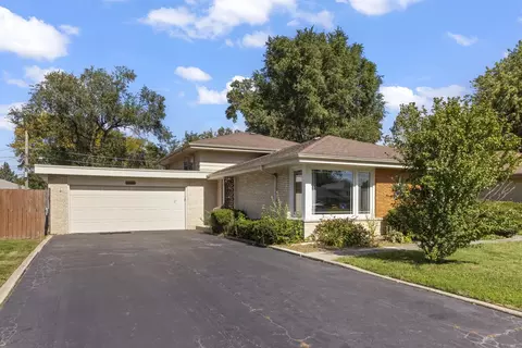 6908 W Edgewood Rd, Palos Heights, IL 60463
