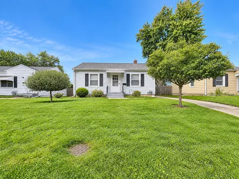 3228 25th St, Rock Island, IL 61201
