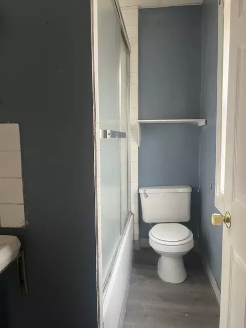 Bath - 15704 Willard Ave, Harvey, IL 60426 photo 2 of 2