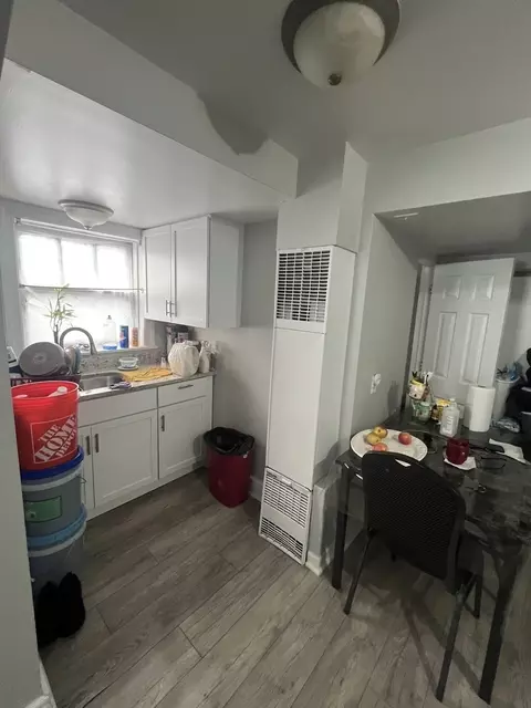 Kitchen - 15704 Willard Ave, Harvey, IL 60426 photo 3 of 7