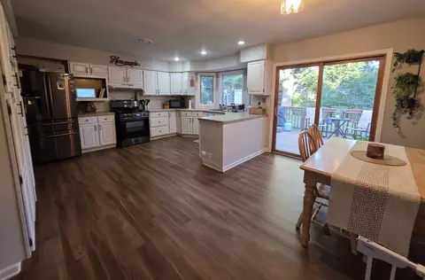 Kitchen - 732 Fort St, Ottawa, IL 61350 photo 1 of 1